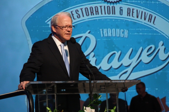 Frank Page, president of the Southern Baptist Executive Committee, led part of a 45-minute prayer meeting during Wednesday's business session.
