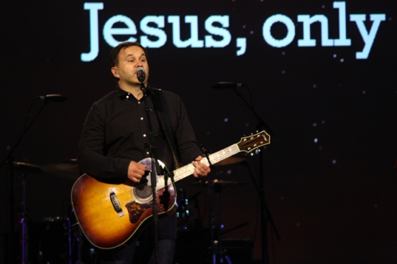 Matt Redman, author of numerous praise anthems sung around the world, led in worship at the SBC Pastors' Conference prior to the start of the annual meeting.